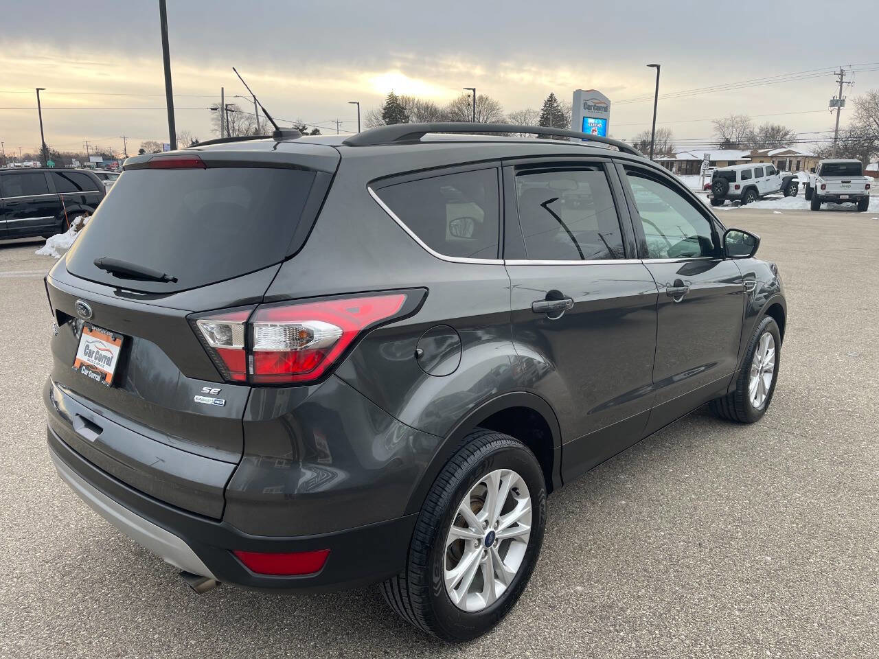 Used 2018 Ford Escape SE image 5