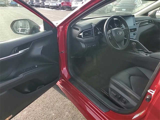 Used 2023 Toyota Camry XSE image 11