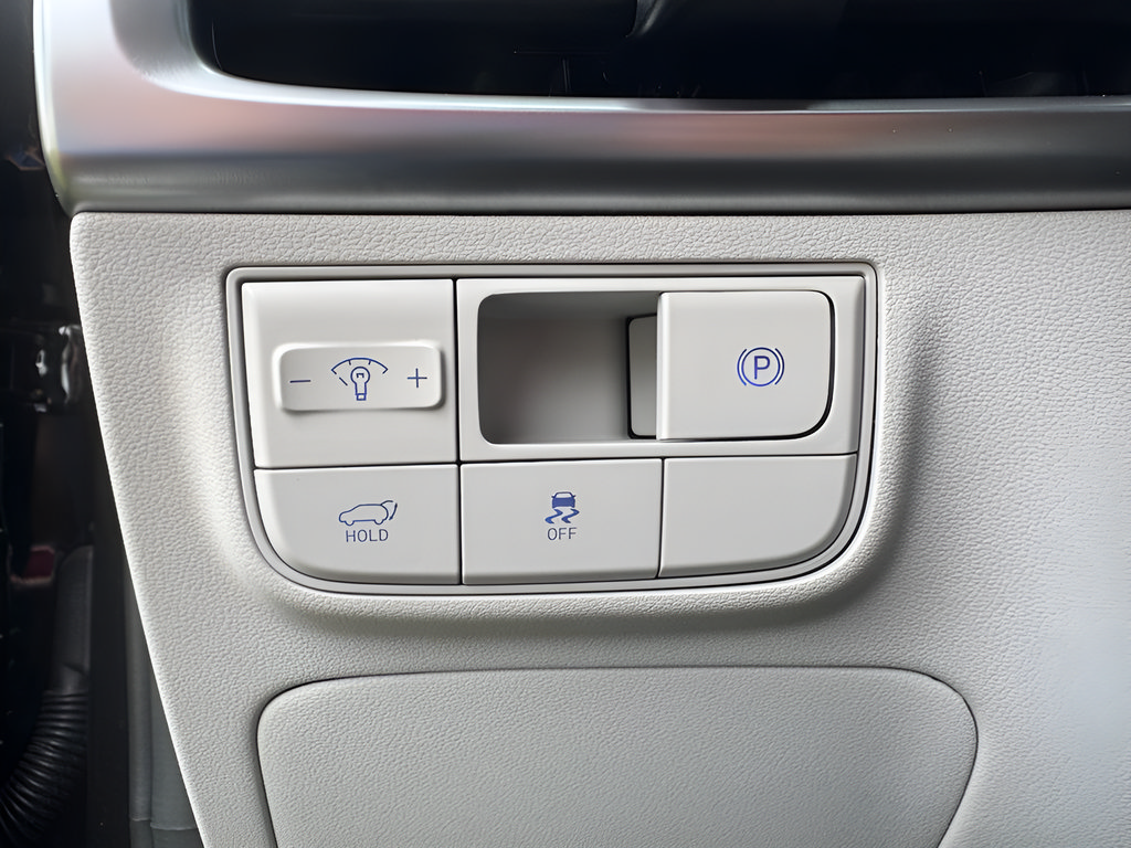 Certified 2025 Hyundai Tucson Limited FWD image 24