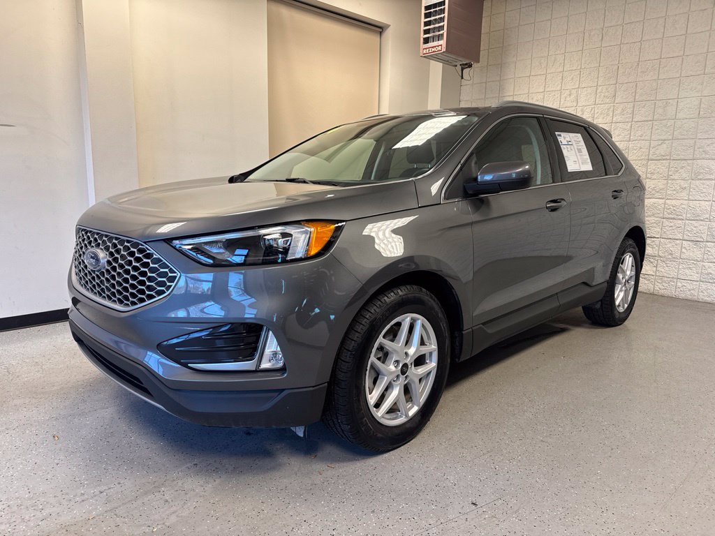 Used 2024 Ford Edge SEL w/ Convenience Package AWD/4WD image 2