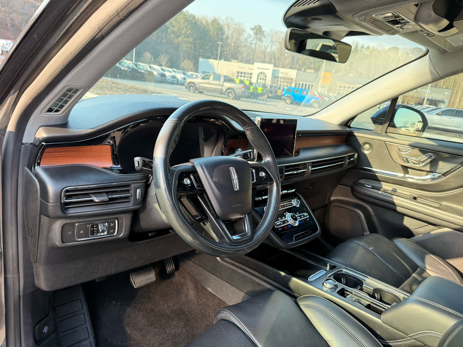 Used 2020 Lincoln Corsair Reserve w/ Equipment Group 202A image 14