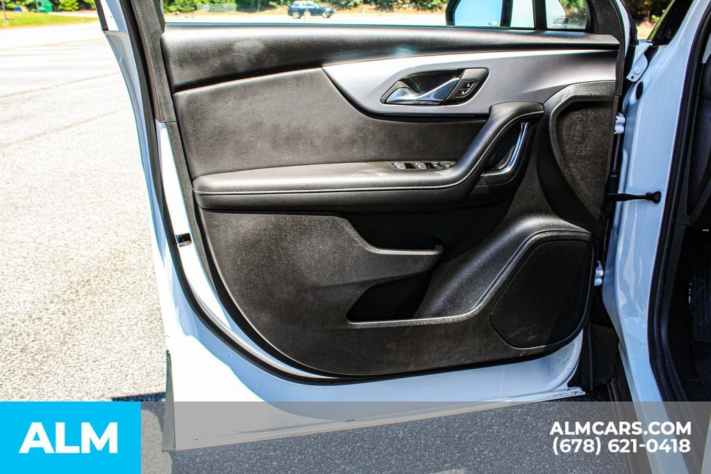 Used 2025 Chevrolet Blazer LT FWD image 38