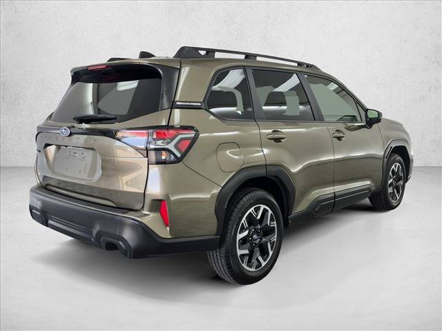 Used 2025 Subaru Forester Premium AWD/4WD image 5