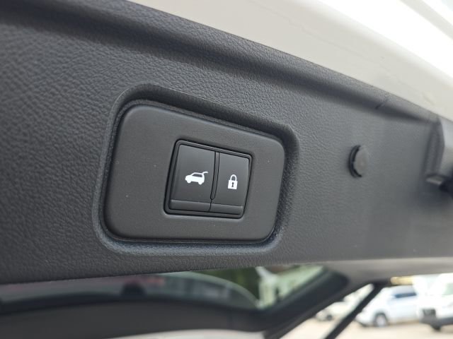 Used 2025 Nissan Pathfinder SL w/ SL Premium Package image 12