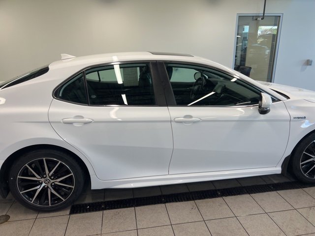 Used 2021 Toyota Camry SE w/ Cold Weather Package image 8