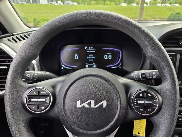 Used 2025 Kia Soul LX w/ LX Technology Package FWD image 26
