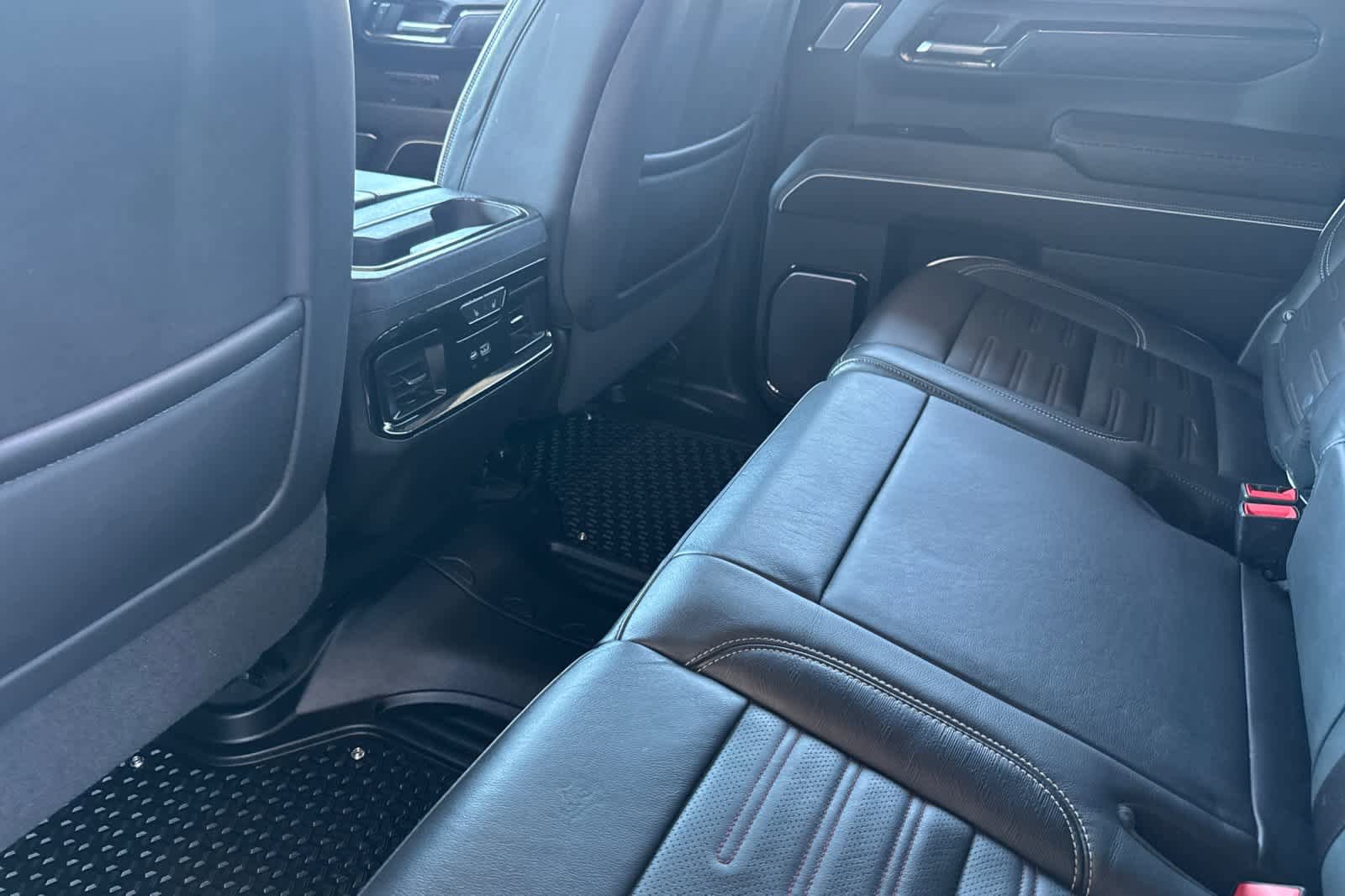Used 2023 GMC Sierra 1500 AT4X image 4