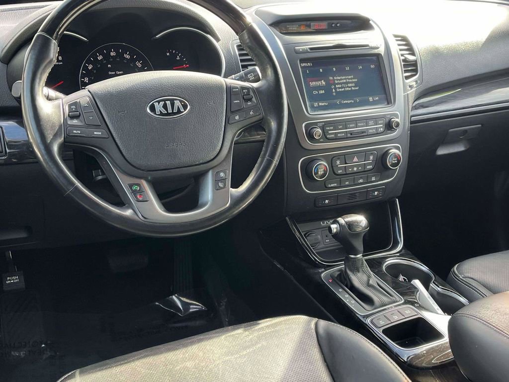 Used 2015 Kia Sorento SX image 5