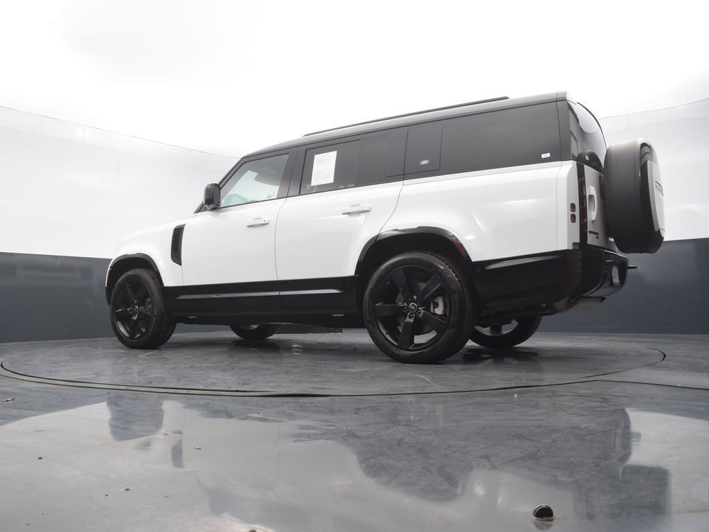 Used 2023 Land Rover Defender 130 X-Dynamic SE AWD/4WD image 51