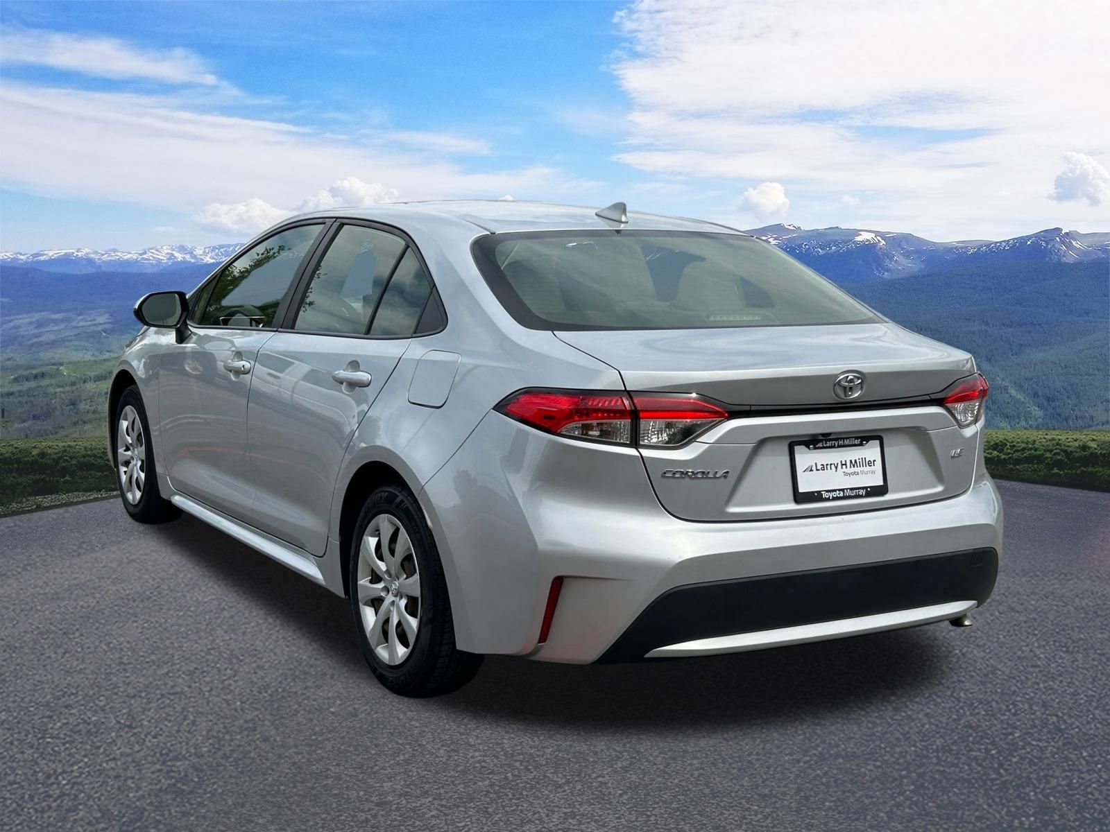 Used 2020 Toyota Corolla LE FWD image 3