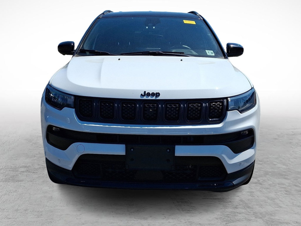 Used 2023 Jeep Compass Latitude w/ Convenience Group AWD/4WD image 2