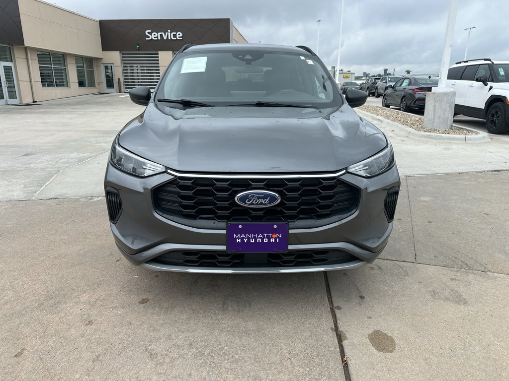 Used 2023 Ford Escape ST-Line w/ Tech Pack #1 AWD/4WD image 13