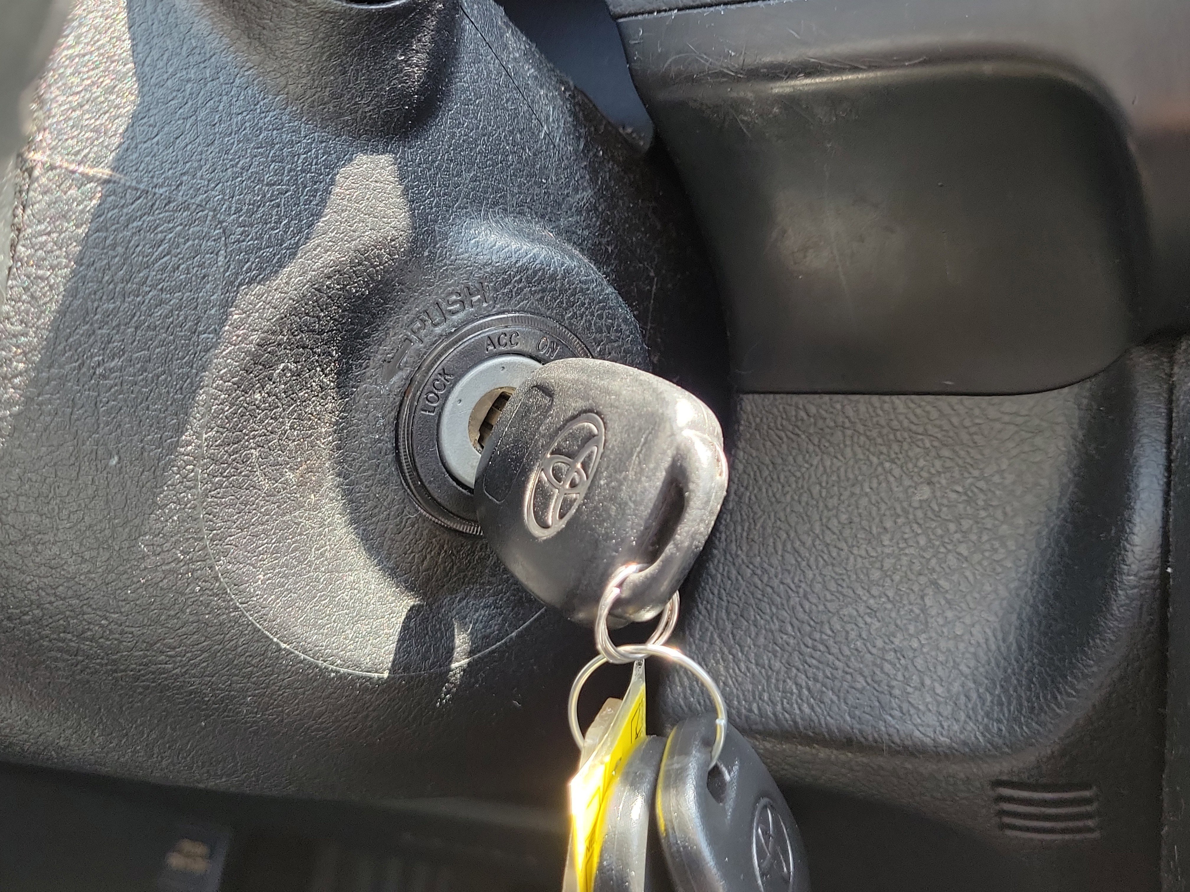 Used 2014 Toyota Camry SE image 25