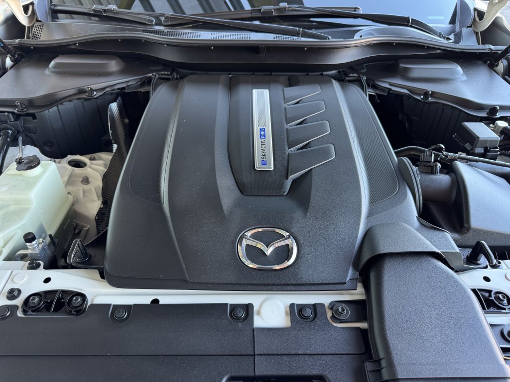 Used 2024 MAZDA CX-90 Plug-In Hybrid w/ Preferred AWD/4WD image 43