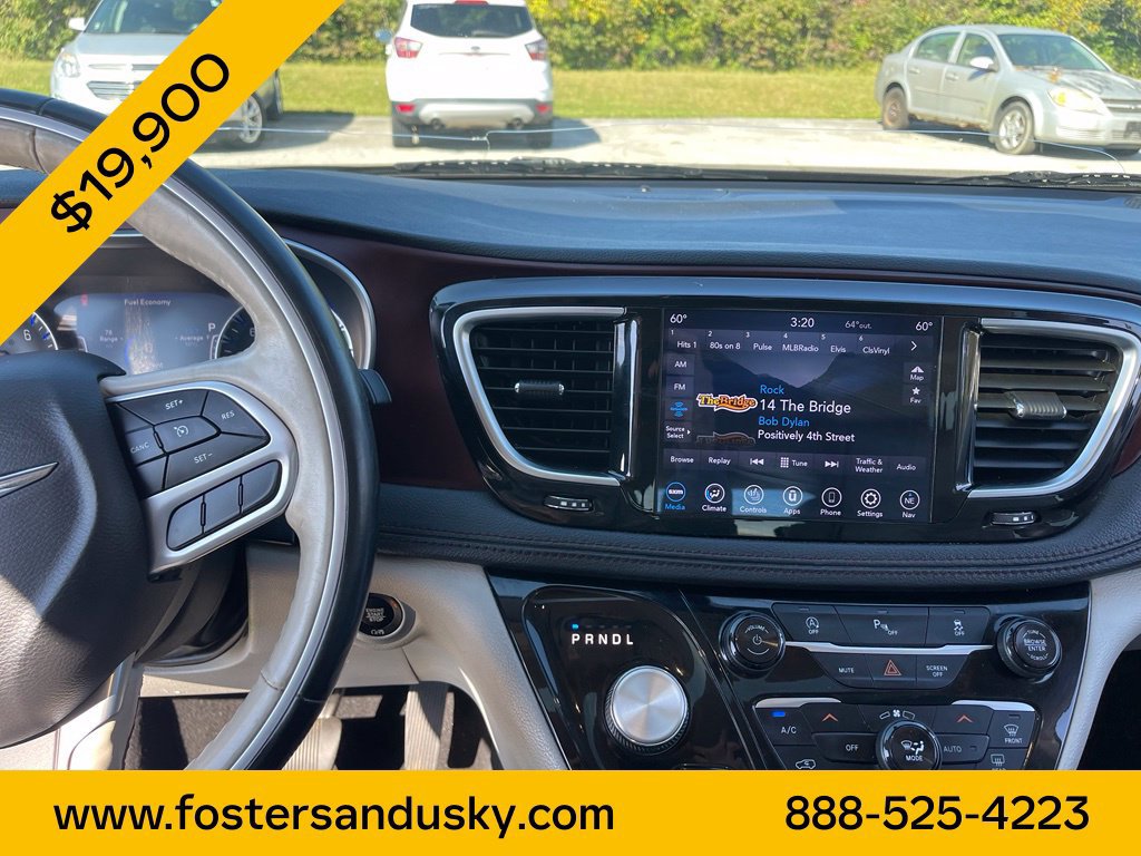 Used 2020 Chrysler Pacifica Limited FWD image 11