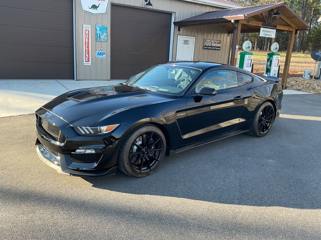 Used 2016 Ford Mustang Shelby GT350 w/ Track Package image 4