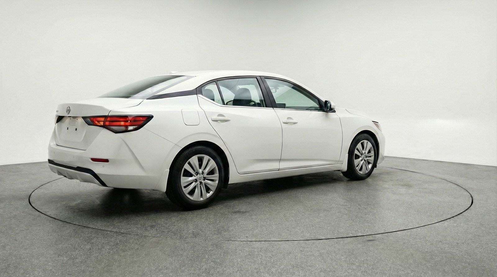 Used 2025 Nissan Sentra S image 9