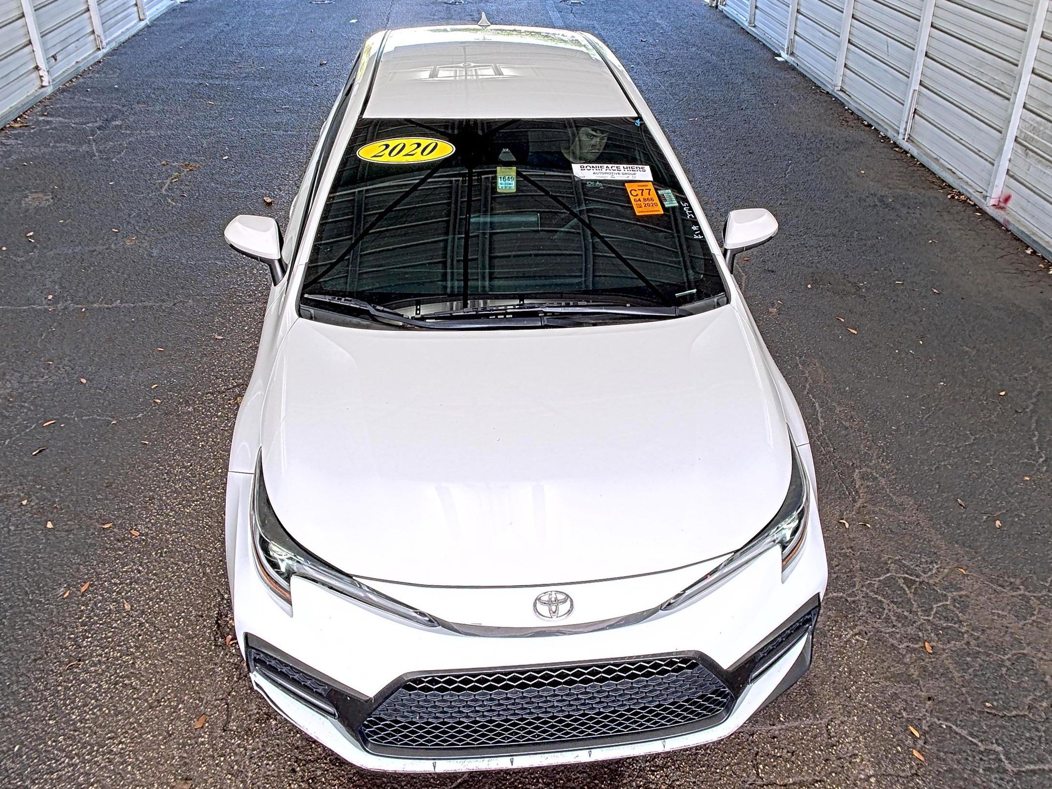 Used 2020 Toyota Corolla SE FWD image 2
