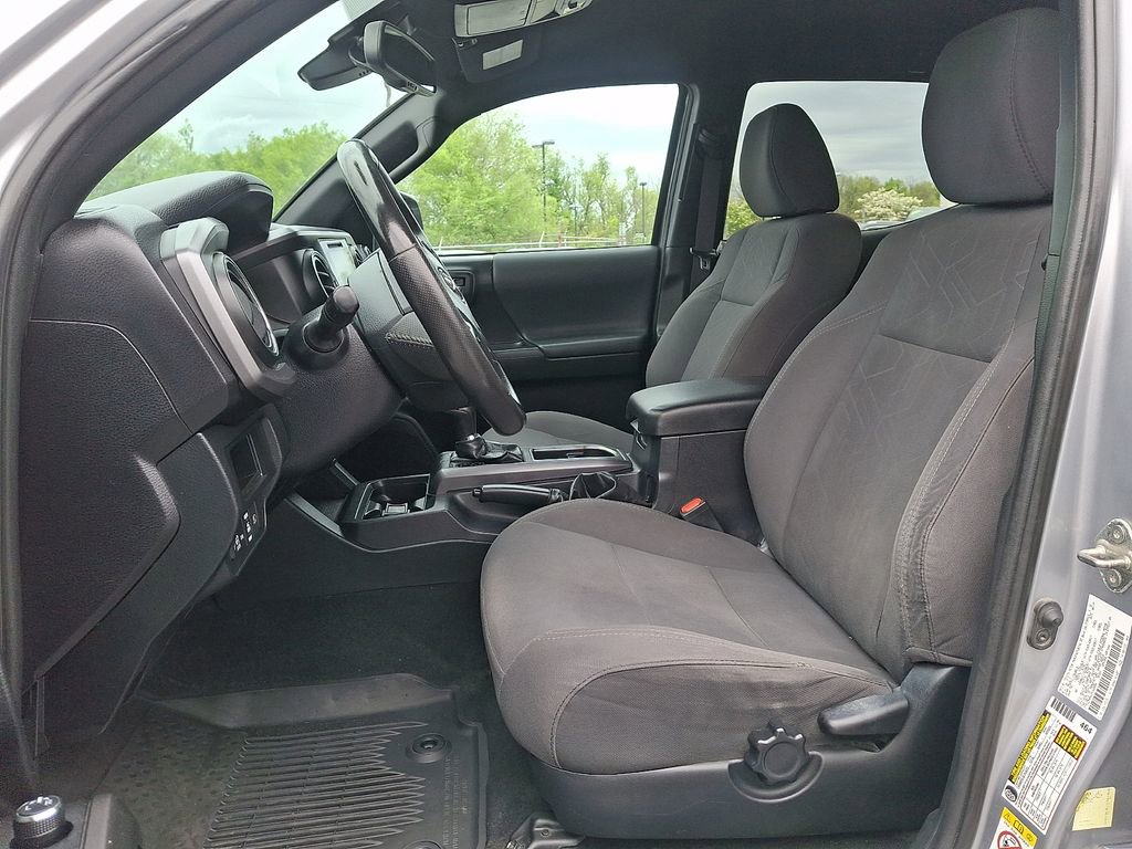 Used 2018 Toyota Tacoma TRD Sport w/ Technology Package AWD/4WD image 15