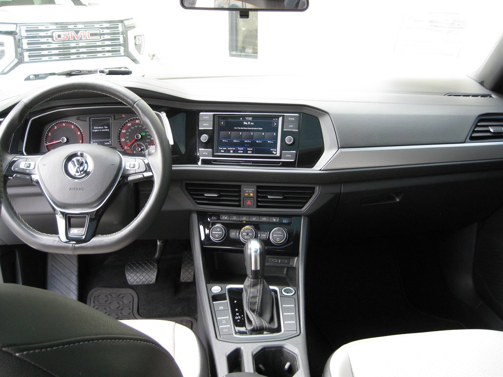 Used 2021 Volkswagen Jetta R-Line w/ R-Line Cold Weather Package image 25