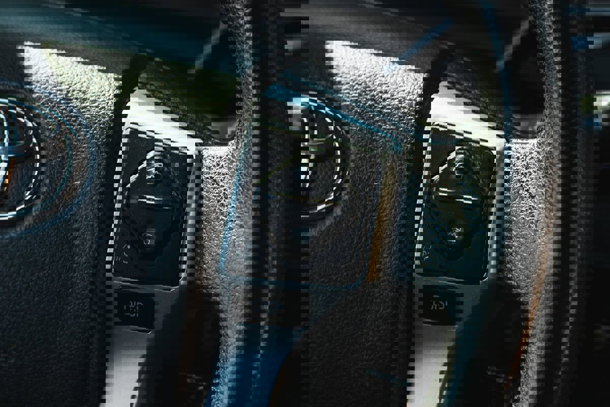 Used 2014 Toyota Tundra SR5 AWD/4WD image 9