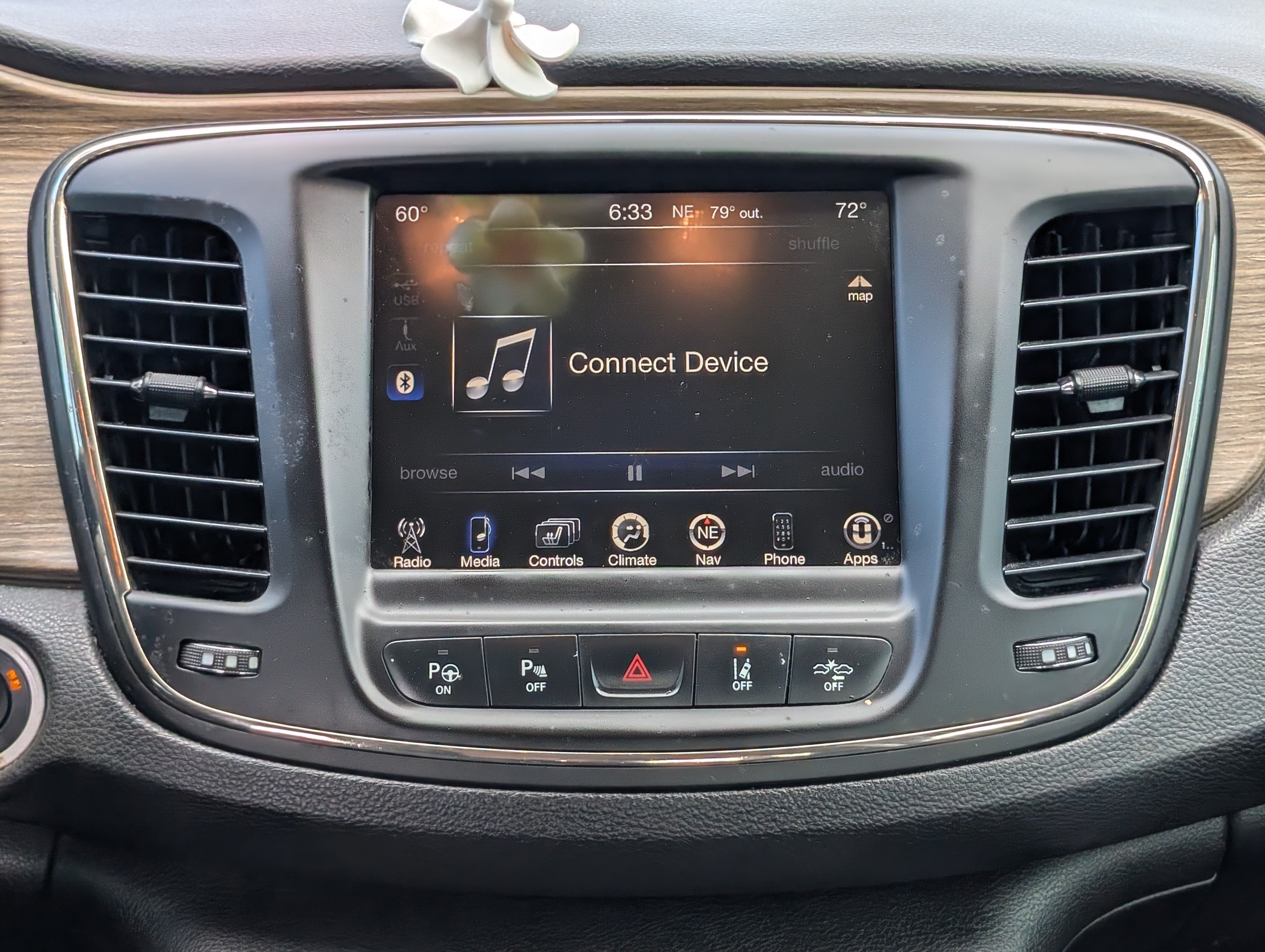 Used 2015 Chrysler 200 C w/ Navigation & Sound Group I FWD image 17