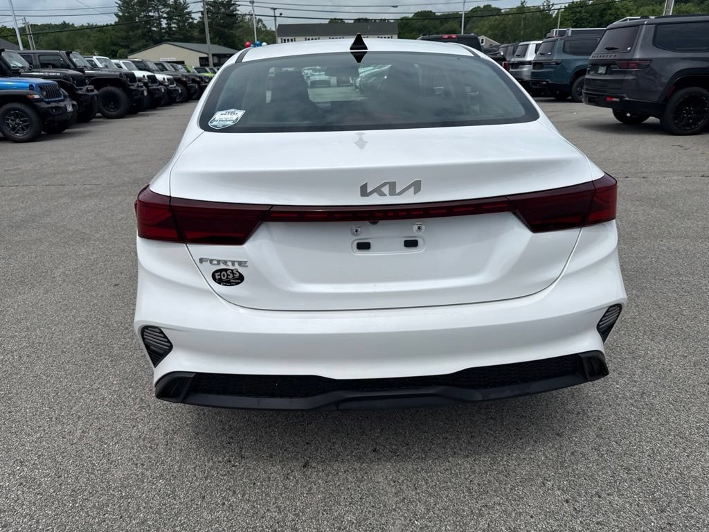 Used 2023 Kia Forte LXS w/ LXS Technology Package FWD image 4
