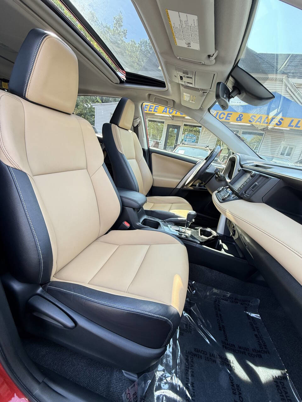 Used 2016 Toyota RAV4 Limited image 19