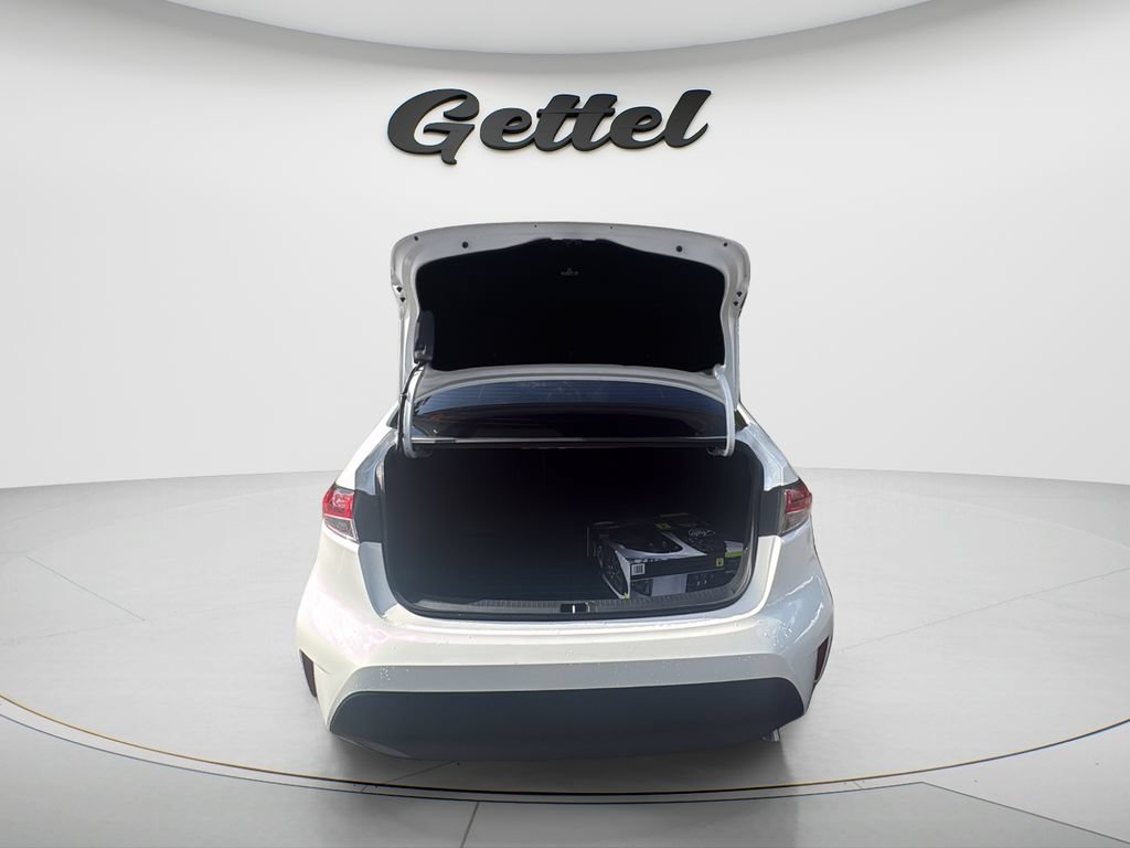 Used 2023 Toyota Corolla LE FWD image 9