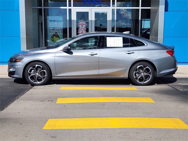 Used 2024 Chevrolet Malibu LT image 3