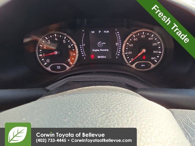 Used 2018 Jeep Renegade Latitude w/ Cold Weather Group AWD/4WD image 13