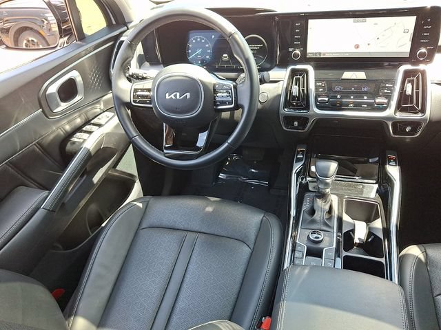 Used 2023 Kia Sorento SX AWD/4WD image 14