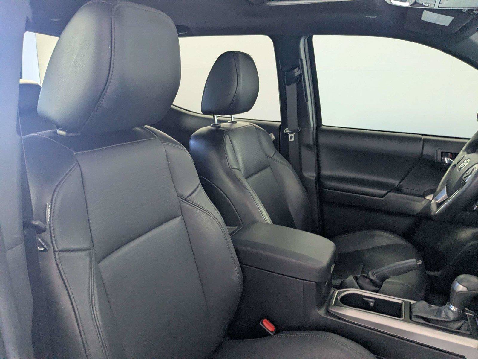 Certified 2022 Toyota Tacoma Limited AWD/4WD image 33