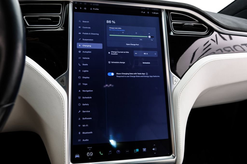 Used 2017 Tesla Model X 75D AWD/4WD image 30