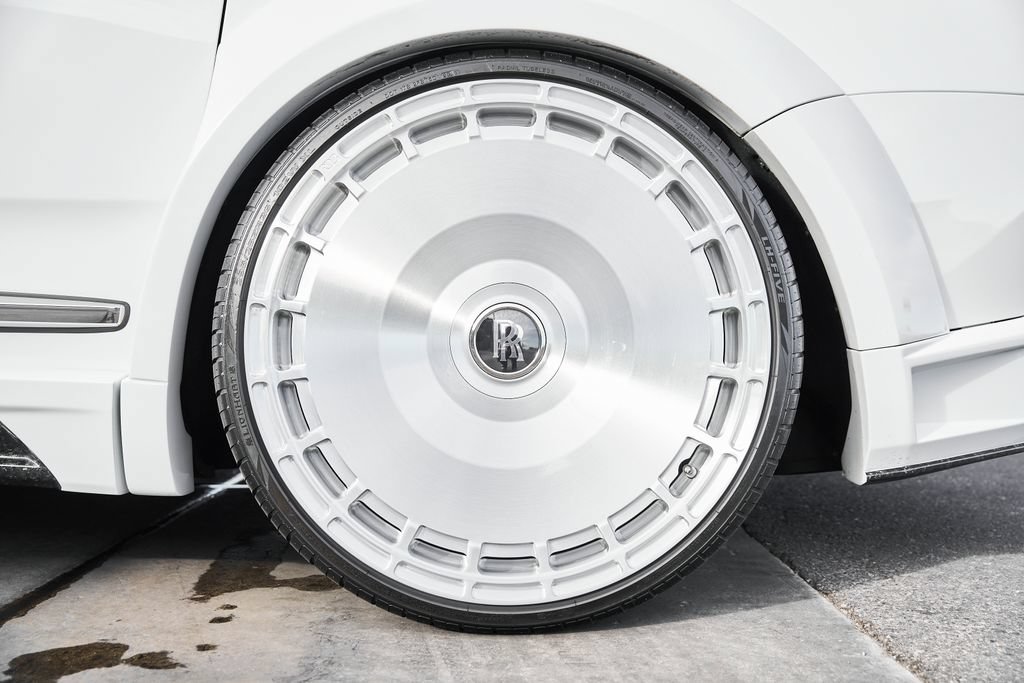 Used 2025 Rolls-Royce Cullinan AWD/4WD image 27