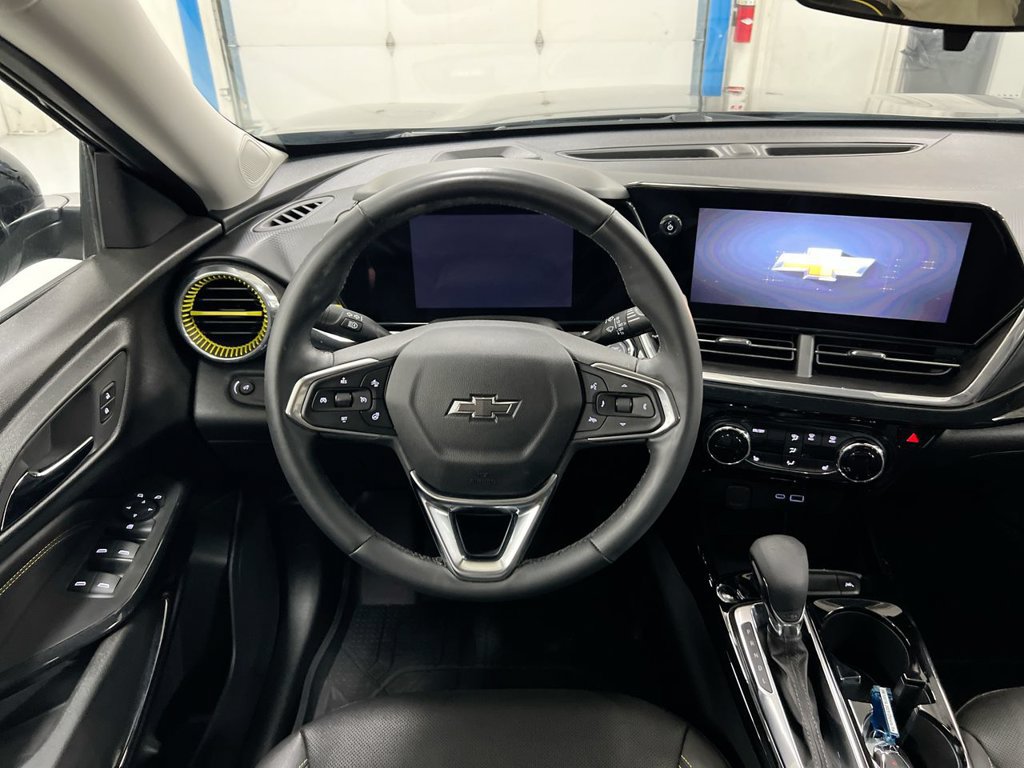 Used 2025 Chevrolet Trax ACTIV w/ Driver Confidence Package FWD image 11
