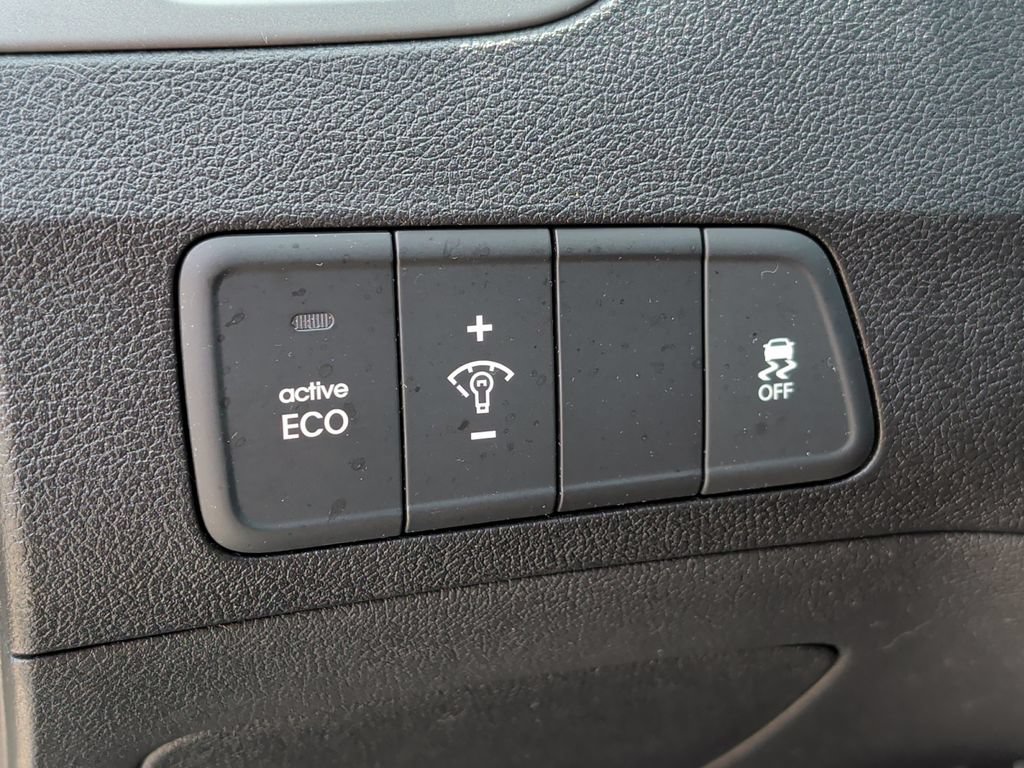 Used 2016 Hyundai Elantra Sport FWD image 14