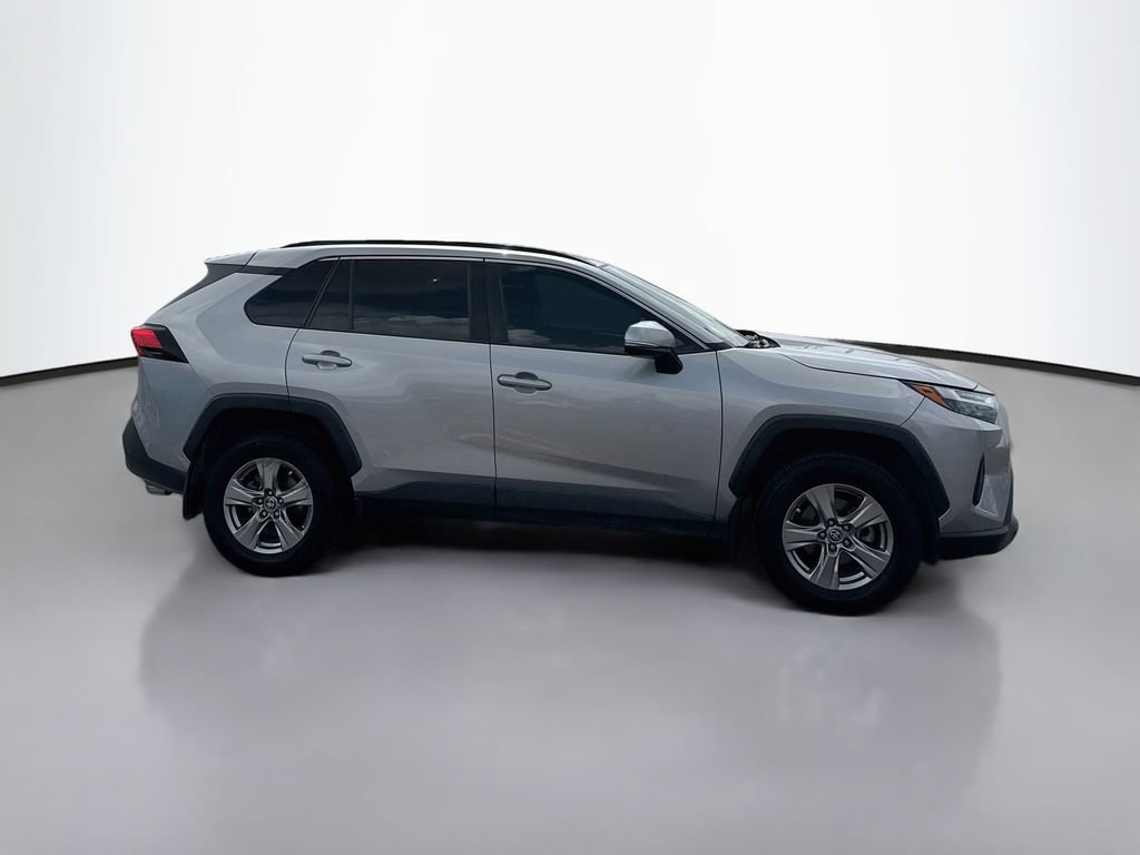 Used 2022 Toyota RAV4 XLE w/ Convenience Package FWD image 8