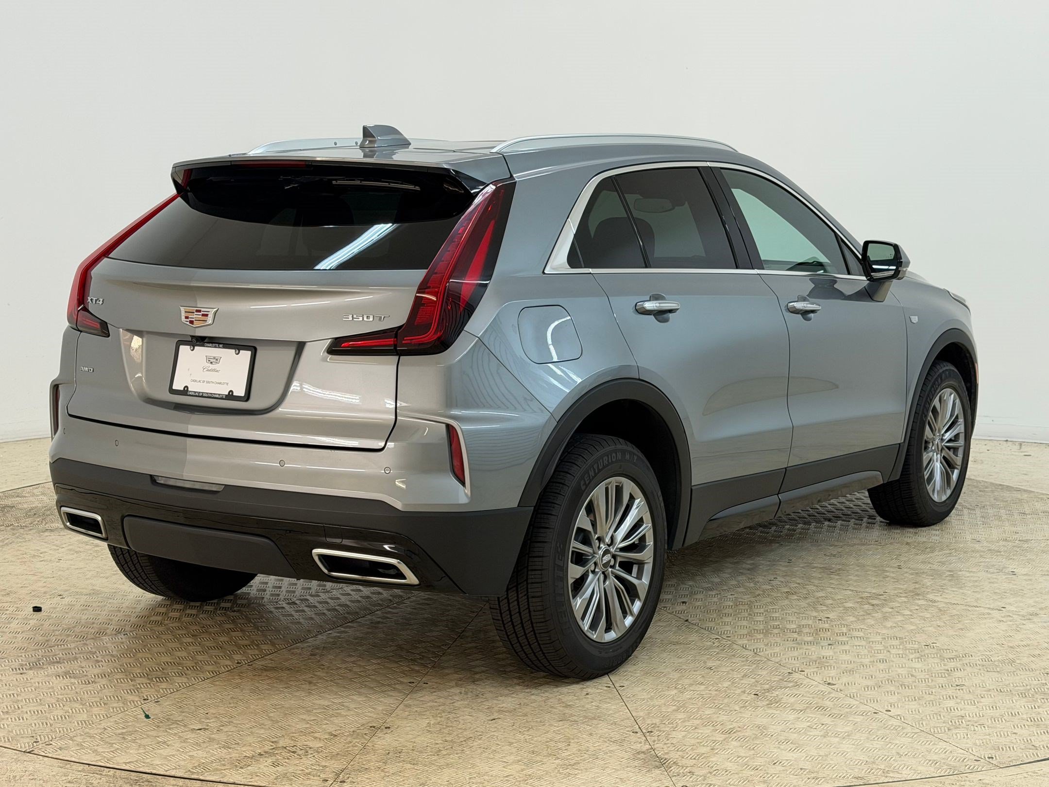 Certified 2025 Cadillac XT4 Premium Luxury AWD/4WD image 9