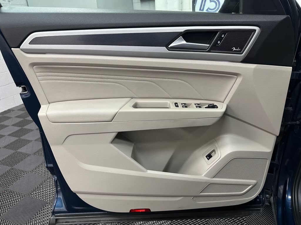 Used 2021 Volkswagen Atlas SEL Premium AWD/4WD image 16