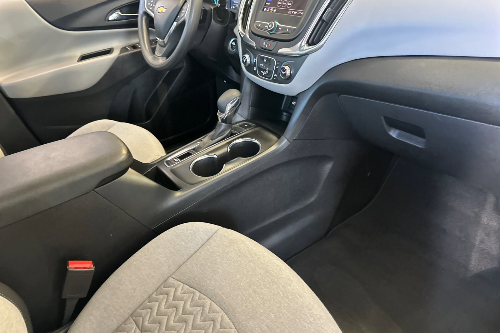 Used 2023 Chevrolet Equinox LT image 17