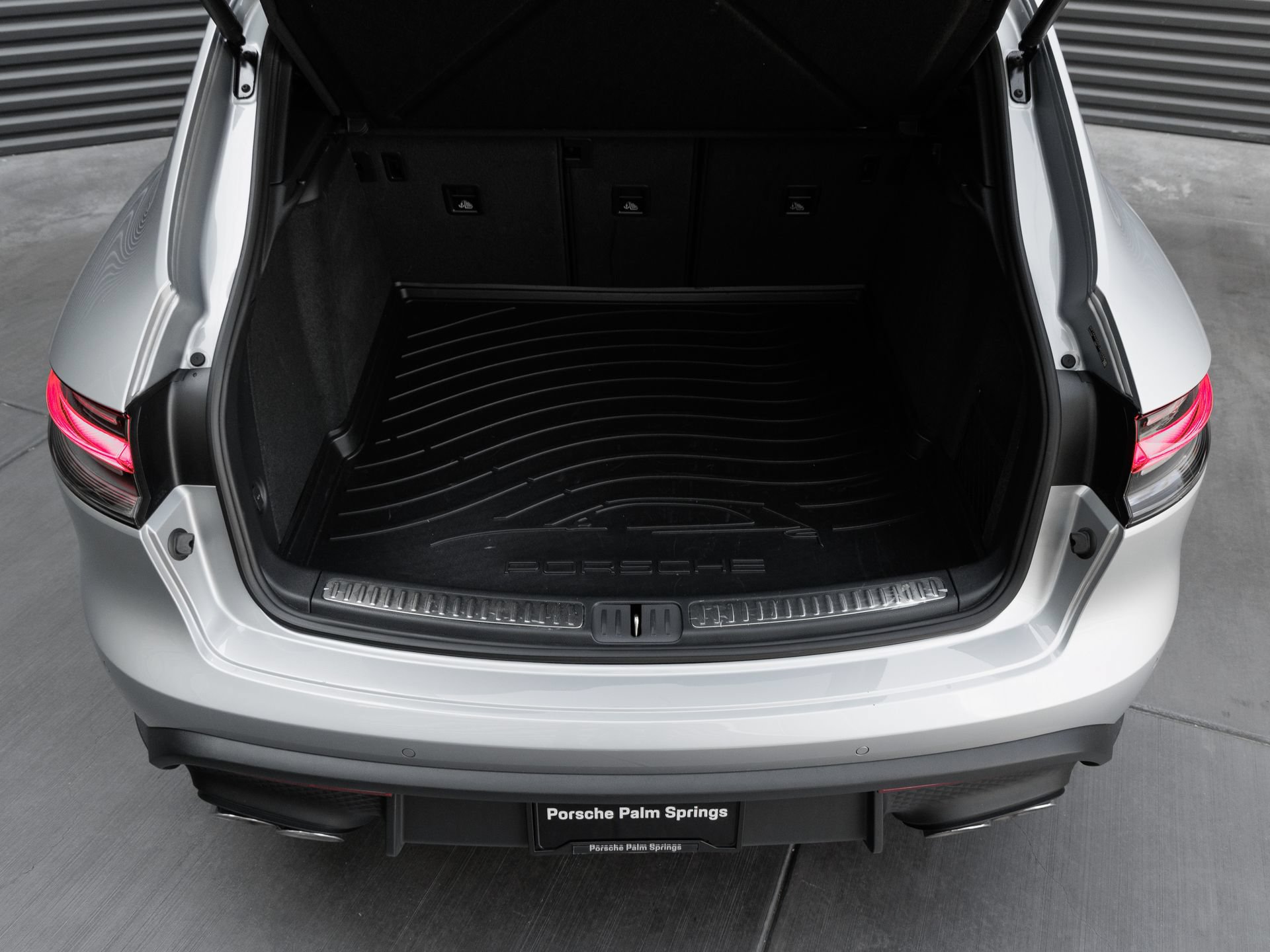 Certified 2026 Porsche Macan AWD/4WD image 26