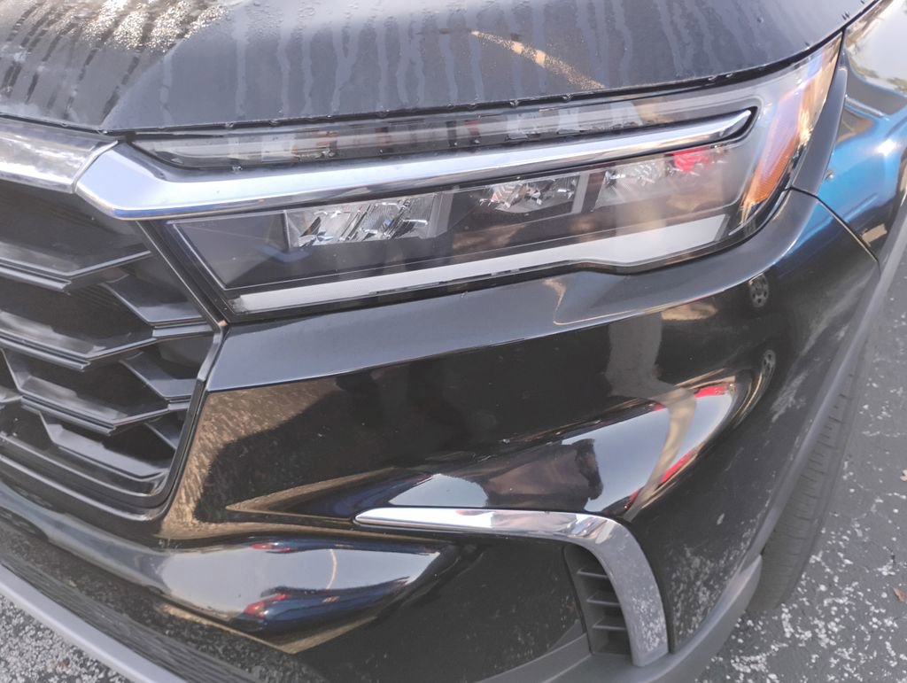 Used 2023 Honda Pilot Touring image 9