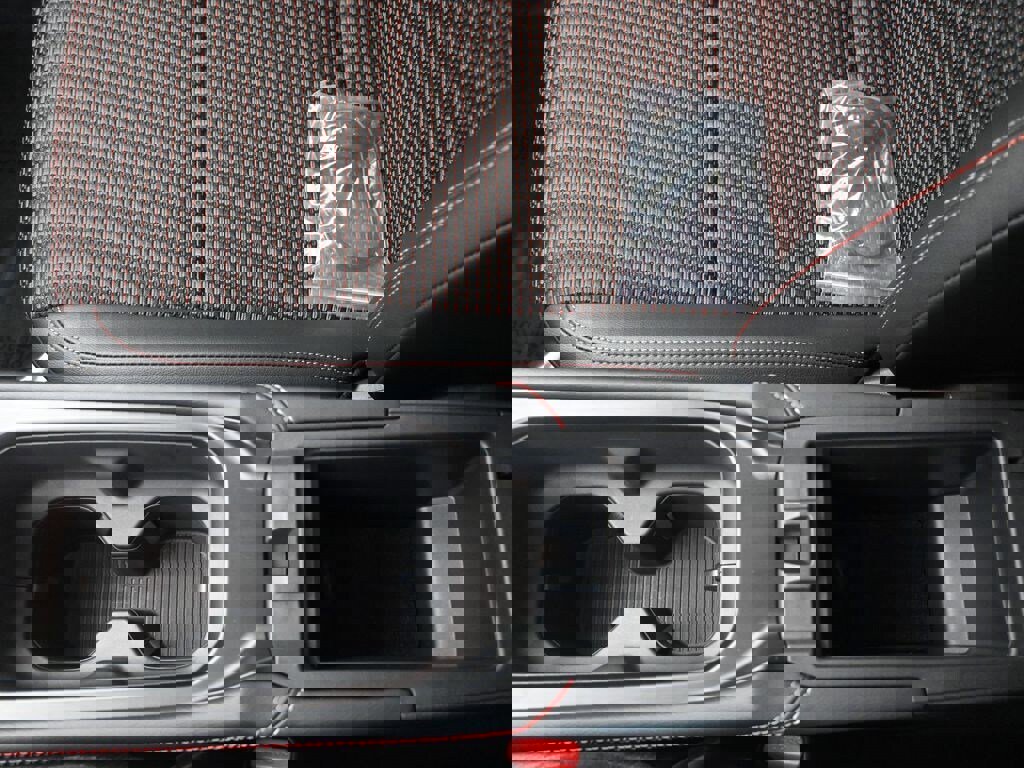 New 2026 Nissan Kicks SR image 18