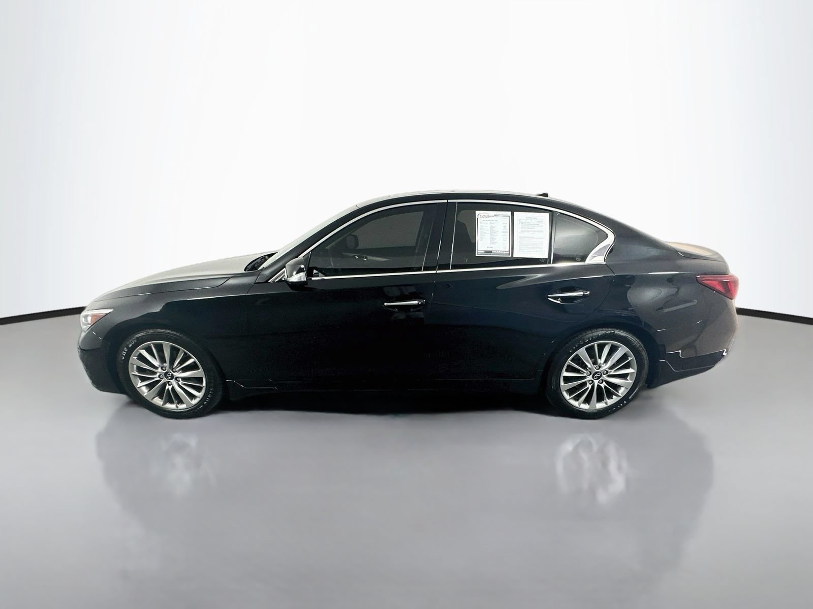Used 2022 INFINITI Q50 Luxe w/ Cargo Package AWD/4WD image 4
