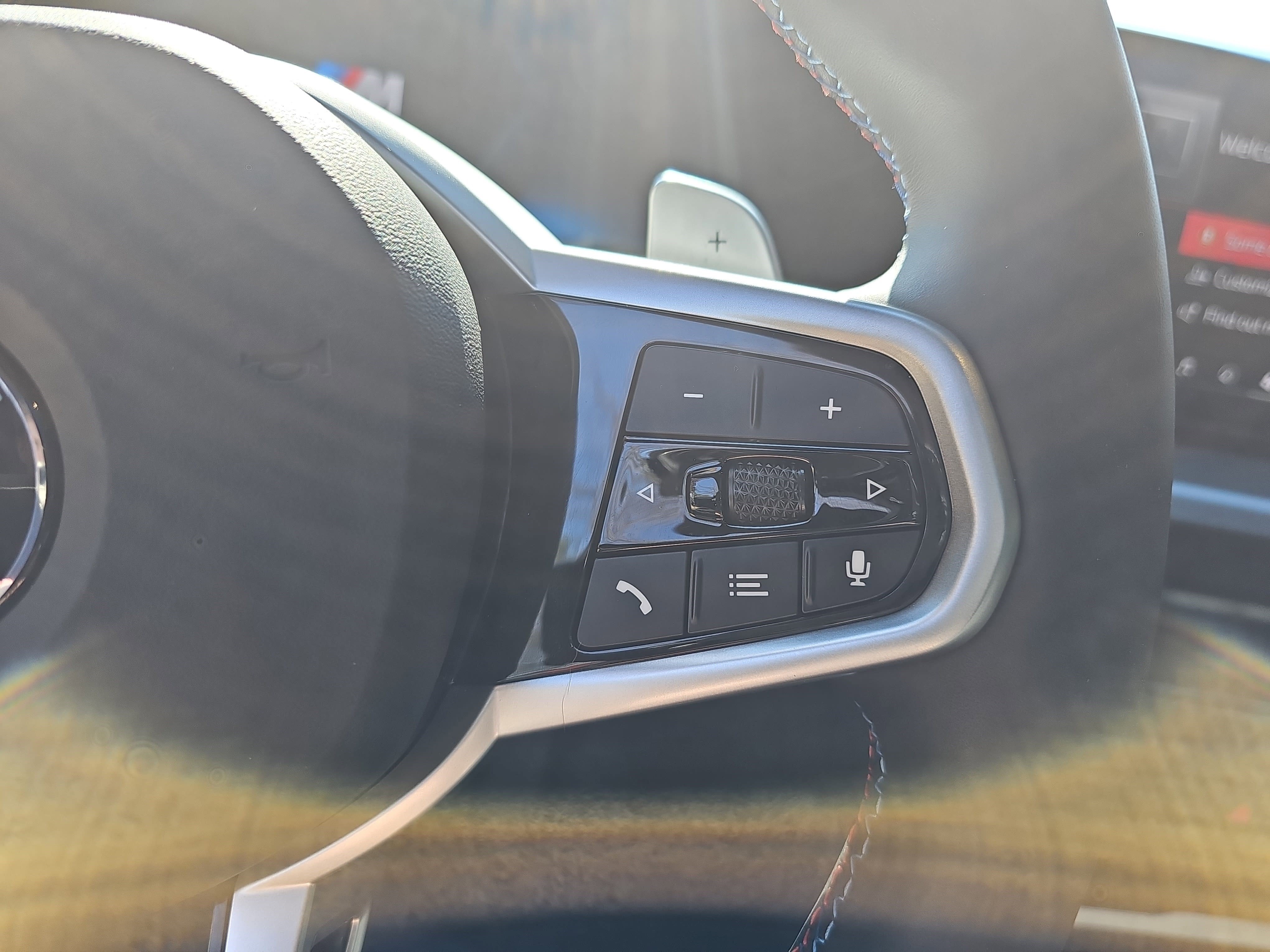 Used 2025 BMW M440i Coupe w/ Premium Package image 19