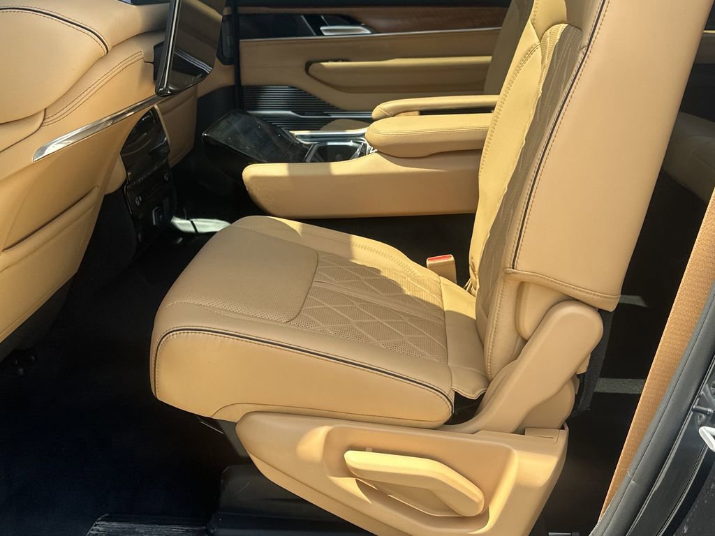 Used 2025 Jeep Grand Wagoneer L Series III w/ Rear Seat Video Group 1 image 22