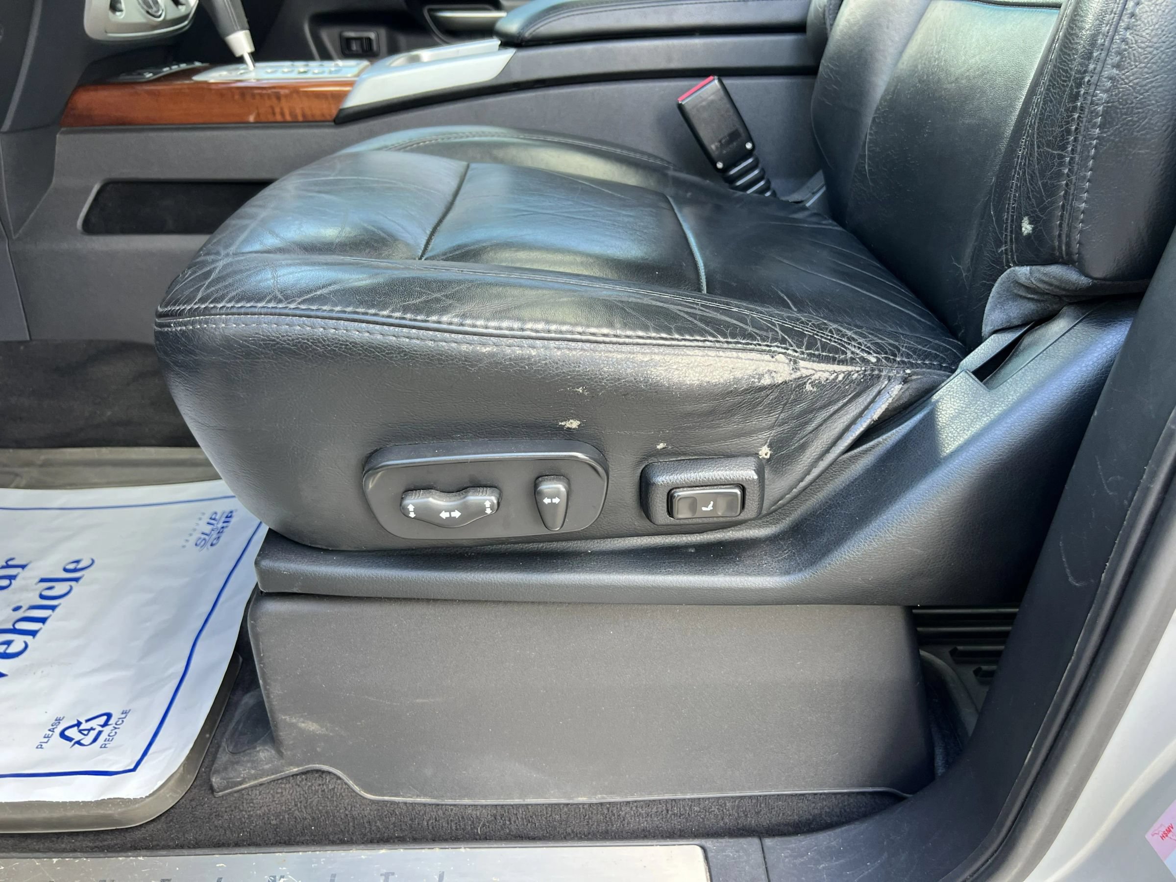 Used 2010 INFINITI QX56 4WD w/ Technology Pkg image 28