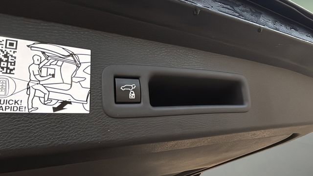 Used 2024 Toyota Sienna XLE image 37