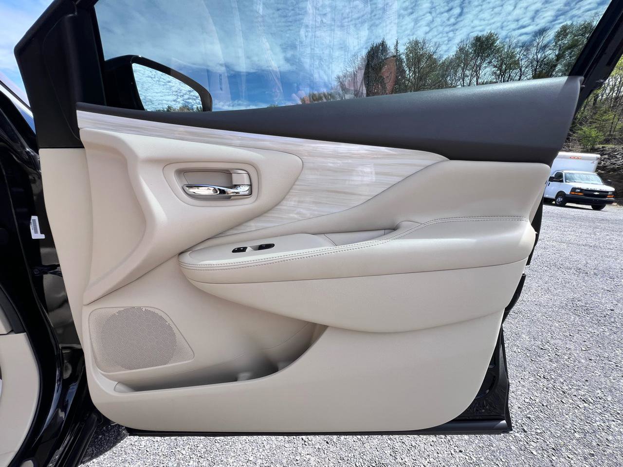 Used 2015 Nissan Murano S w/ Navigation Package AWD/4WD image 27